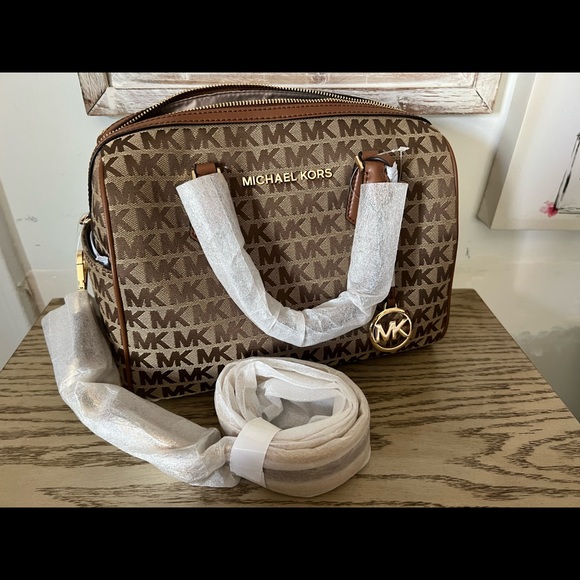 Michael Kors Bedford Large Duffle Satchel - Picture 6 of 9